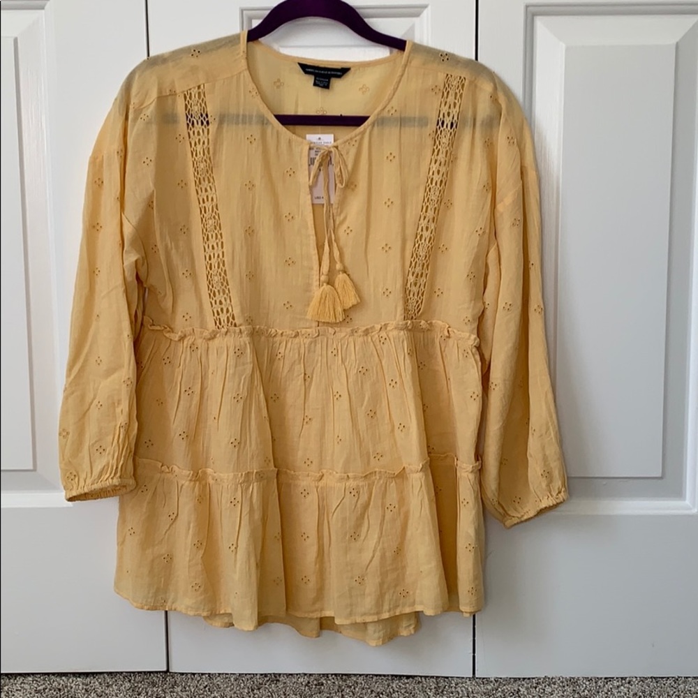 NWT yellow American Eagle top